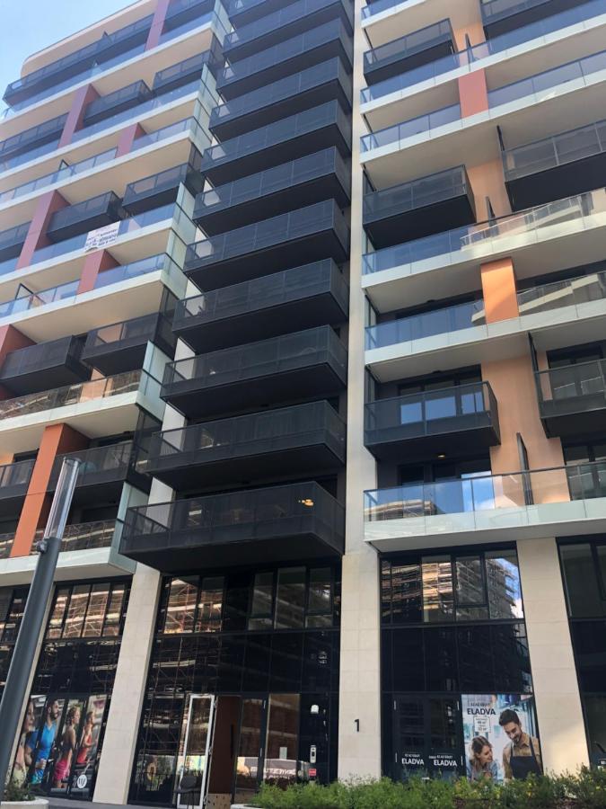 Sweet Home Apartman , 30Sqm Studio, Free Private Parking, Mountain View, Balcony, 20 Min From Downtown Будапешт Экстерьер фото