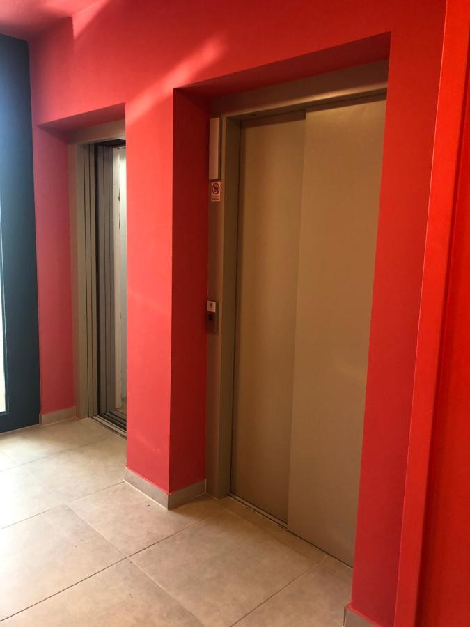 Sweet Home Apartman , 30Sqm Studio, Free Private Parking, Mountain View, Balcony, 20 Min From Downtown Будапешт Экстерьер фото