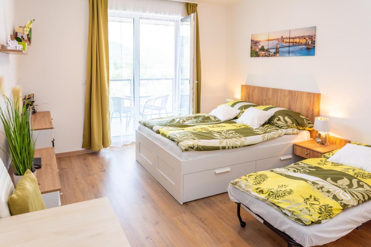 Sweet Home Apartman , 30Sqm Studio, Free Private Parking, Mountain View, Balcony, 20 Min From Downtown Будапешт Экстерьер фото