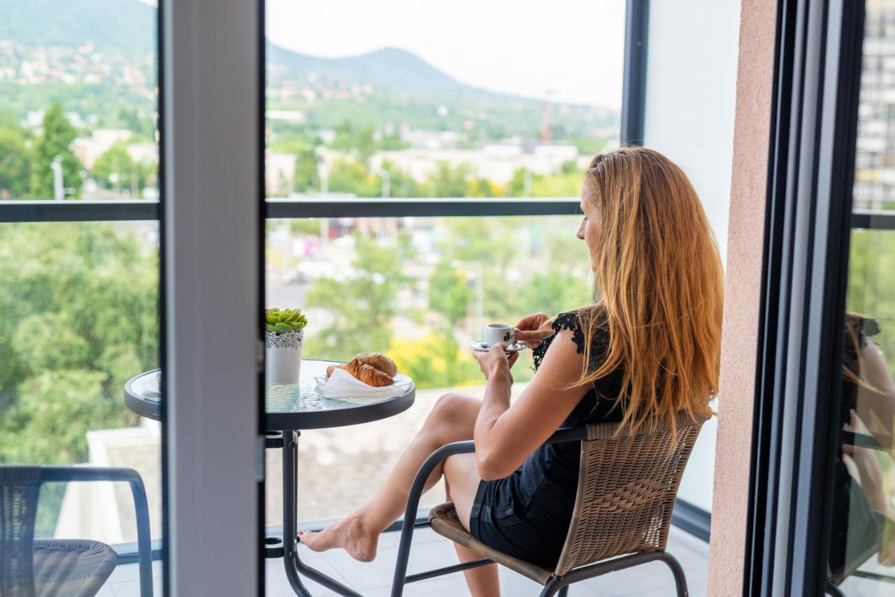 Sweet Home Apartman , 30Sqm Studio, Free Private Parking, Mountain View, Balcony, 20 Min From Downtown Будапешт Экстерьер фото