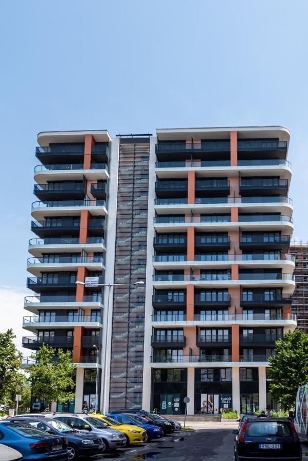 Sweet Home Apartman , 30Sqm Studio, Free Private Parking, Mountain View, Balcony, 20 Min From Downtown Будапешт Экстерьер фото