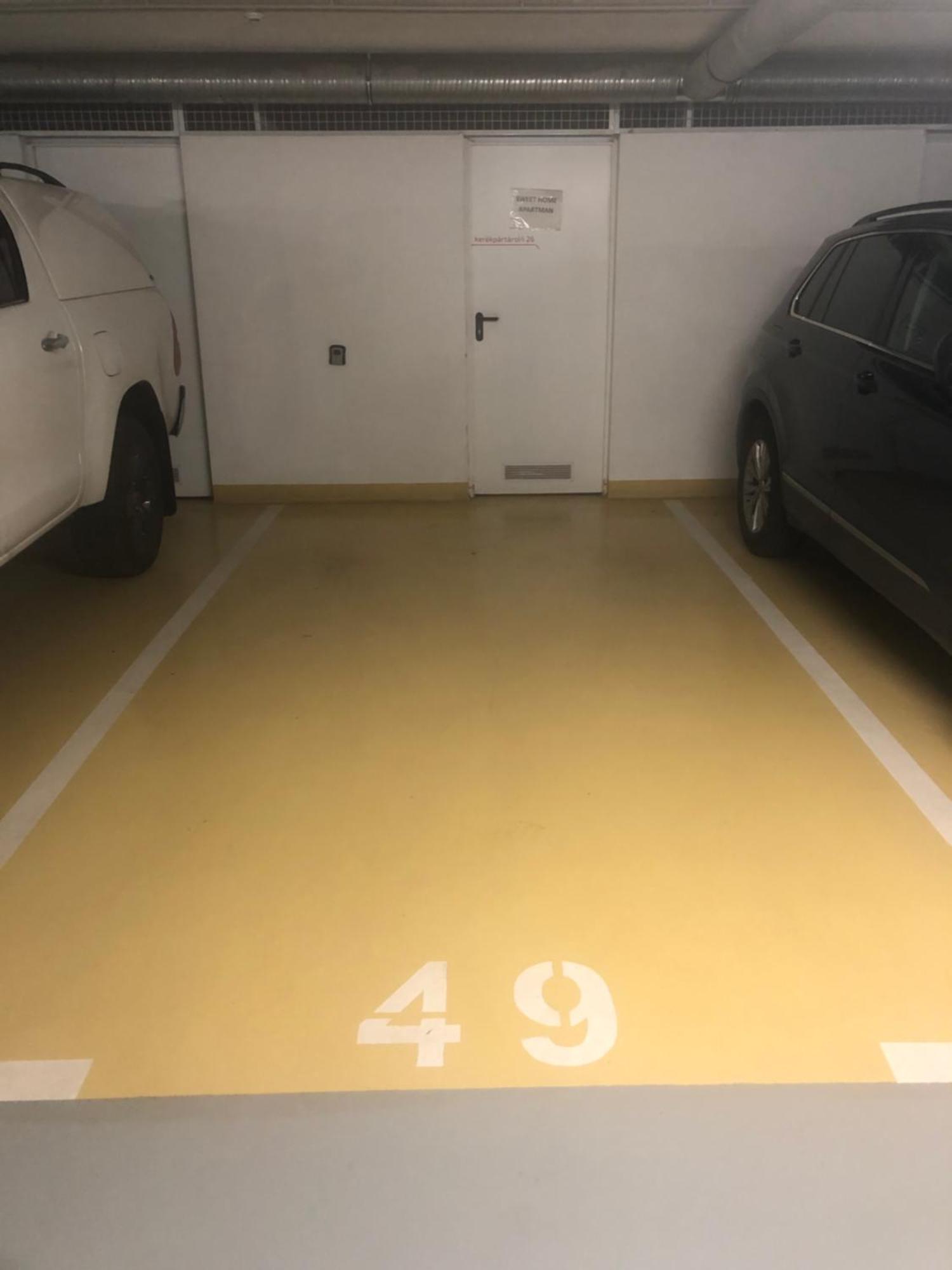 Sweet Home Apartman , 30Sqm Studio, Free Private Parking, Mountain View, Balcony, 20 Min From Downtown Будапешт Экстерьер фото